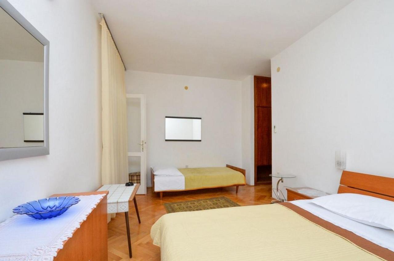 Apartment And Rooms Biserka Novaglia Esterno foto